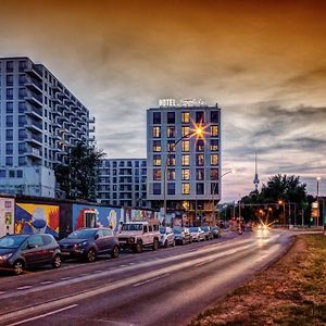 Schulz Hotel Berlin Wall At The East Side Gallery